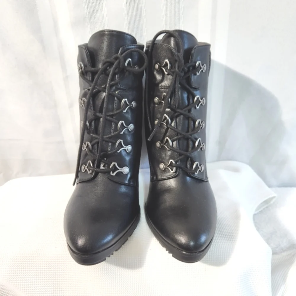 Adrienne Vittadini Trailer Black Leather Block Heel Lace-Up Boots Size 10 M - Picture 1 of 13